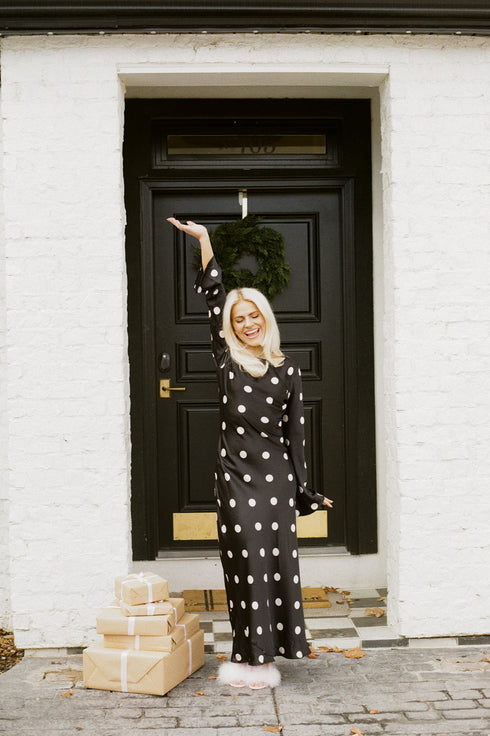Dottie Darling Dress // Black