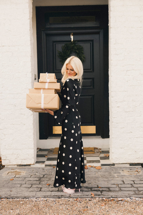 Dottie Darling Dress // Black