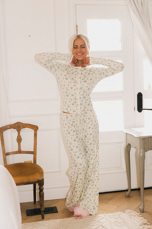 Angel Cardi // Wonderland