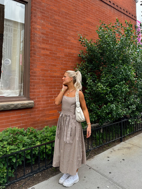 Hamptons House Midi Dress// Taupe