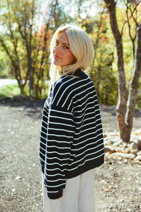 Canyon Mockneck // Navy