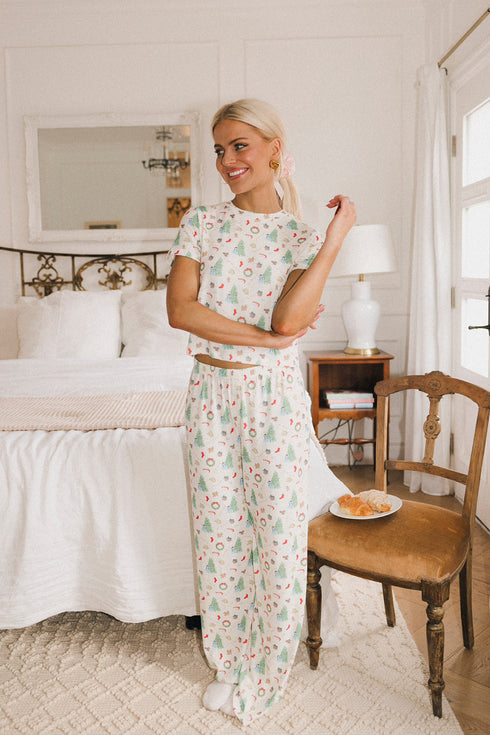 Twinkle Tee // Holly Jolly