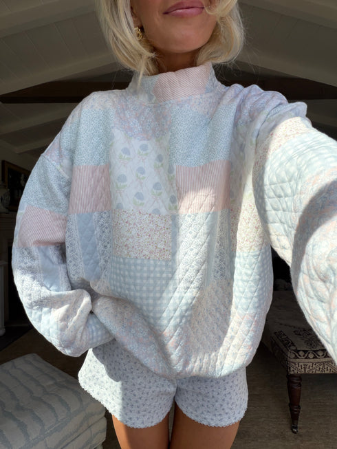 Club Coco Quilted Mockneck // Blue Floral