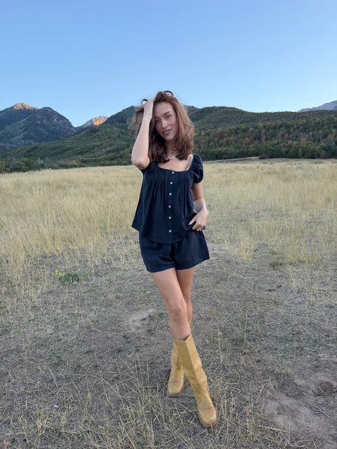 Nellie Short // Midnight