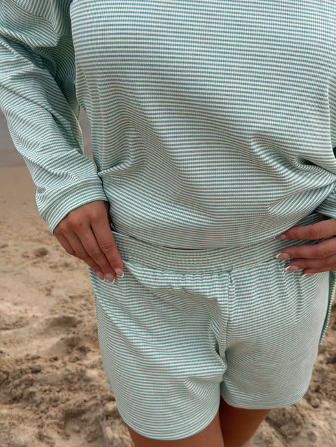 Saturdays Short // Tide