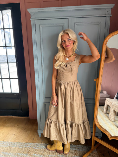 Wonderland Dress // Sienna