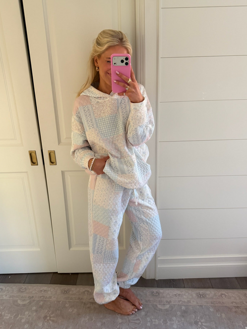 Club Quilted Pant // Blue Floral