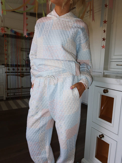 Club Quilted Pant // Blue Floral