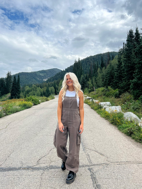 McCall Fall Overalls// Chocolate