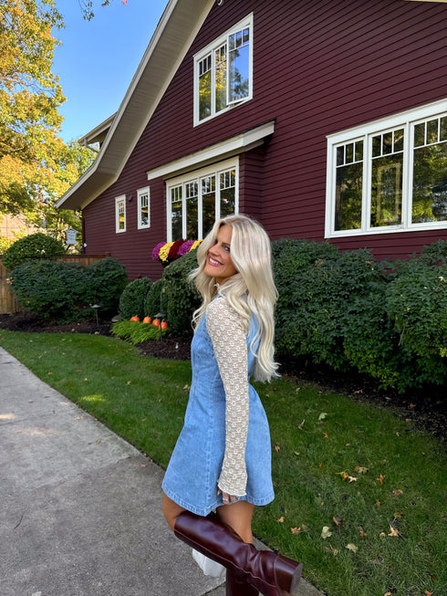 The Pippa Dress// Light Wash