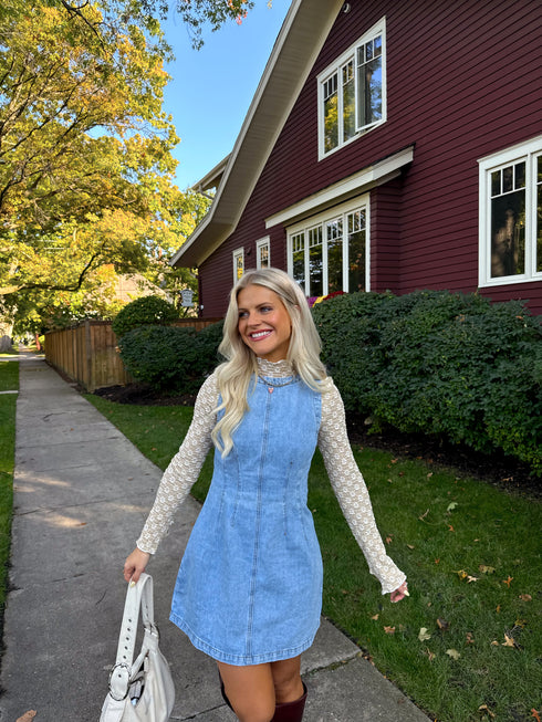 The Pippa Dress// Light Wash