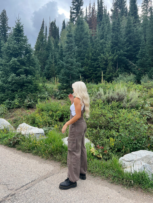 McCall Fall Overalls// Chocolate