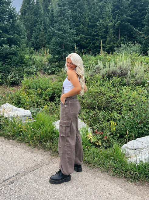 McCall Fall Overalls// Chocolate