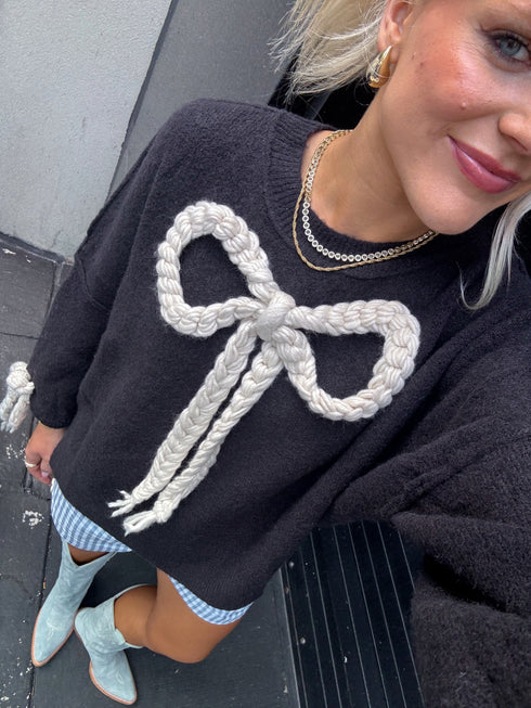 Ribbons & Lace Bow Sweater // Black