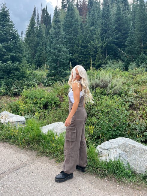 McCall Fall Overalls// Chocolate