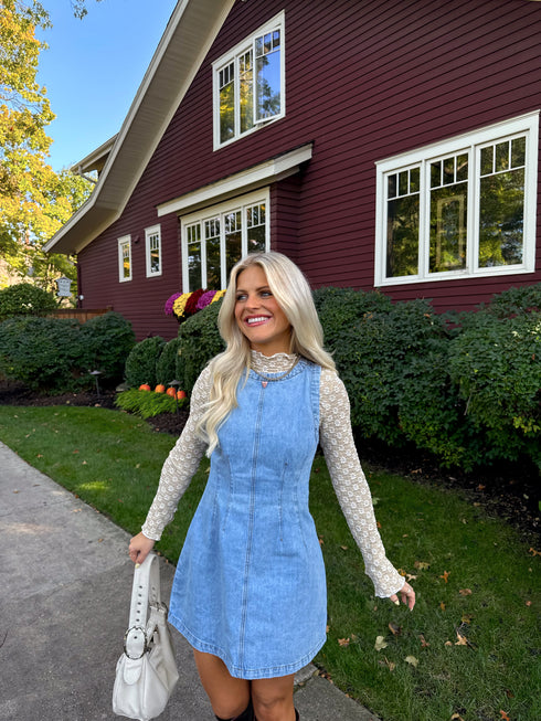 The Pippa Dress// Light Wash