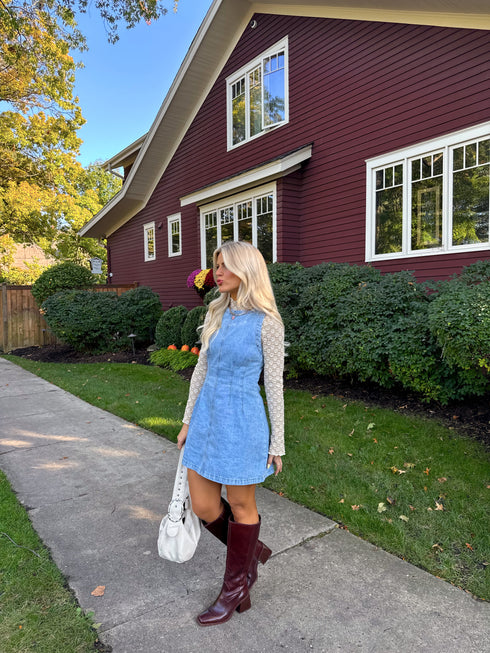 The Pippa Dress// Light Wash