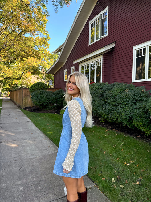 The Pippa Dress// Light Wash