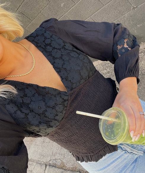 Sun Drenched Floral Top// / Black