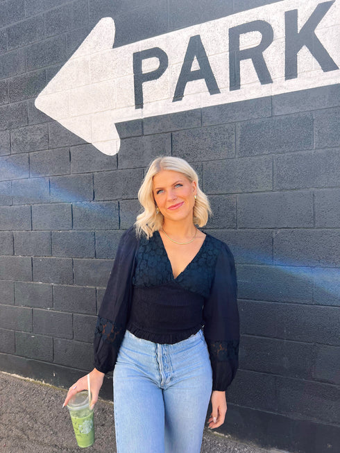 Sun Drenched Floral Top// / Black