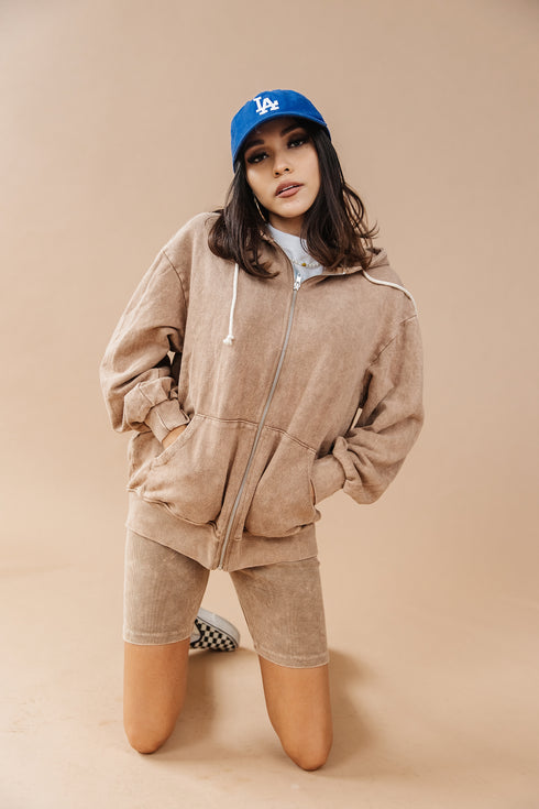 Switch Up Biker Short// Mocha