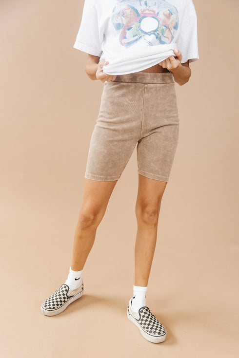 Switch Up Biker Short// Mocha