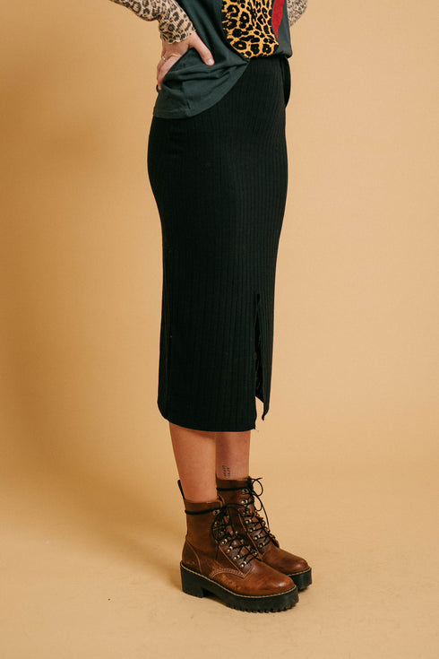 Shine Bright Ribbed Skirt// Black