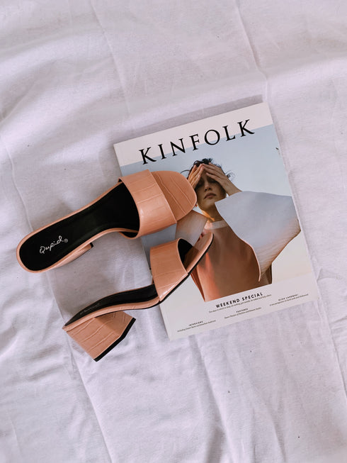 C'est Chic Croc Mule// Blush