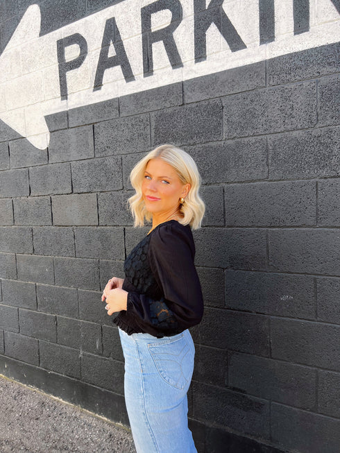 Sun Drenched Floral Top// / Black
