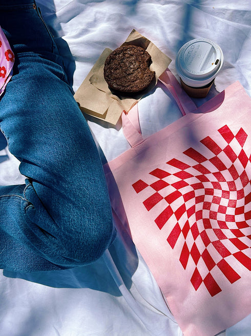 The Psychedelic Coco Tote// Pink