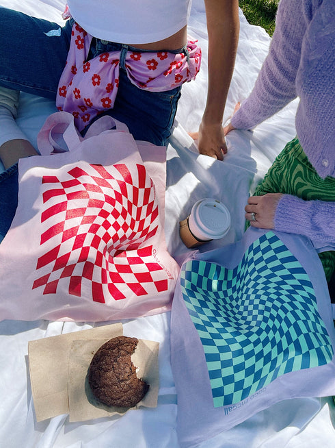 The Psychedelic Coco Tote// Pink