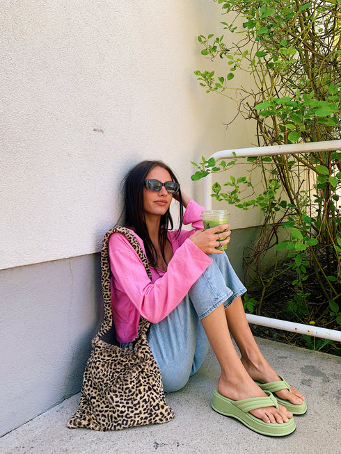 Model Moment Top// Pink