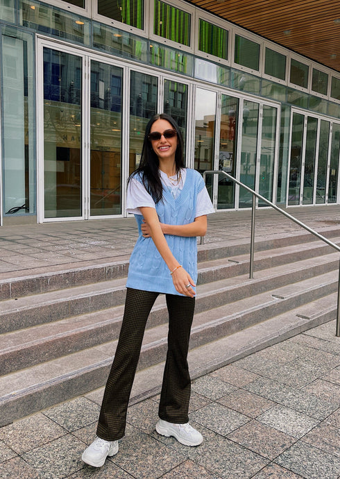 Clueless Cable Knit Vest// Chambray