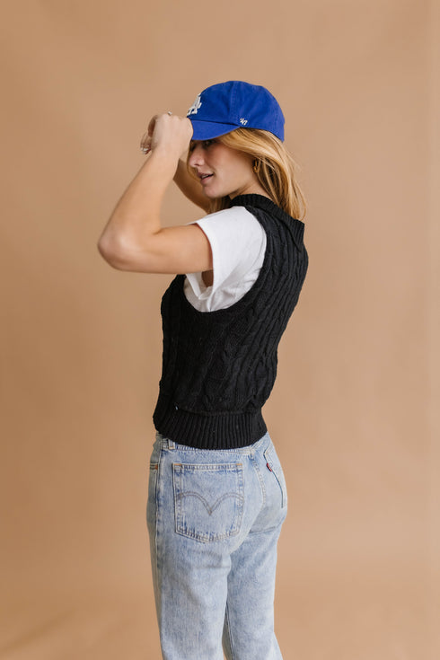 Snow Bunny Knit Vest// Black